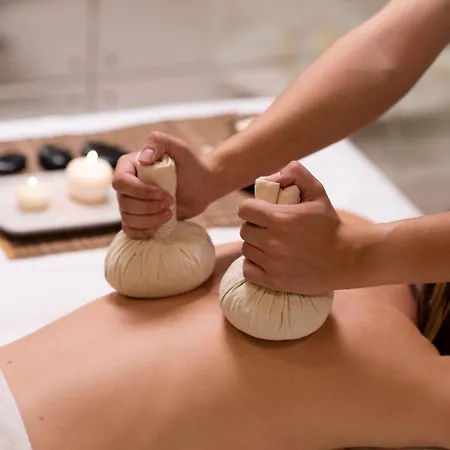 アパート Sunrise T2 Avec Jacuzzi Vue ポルトヴェッキオ